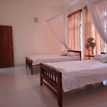 Ajanthas' Homestay Канди Екстериор снимка